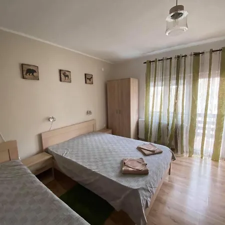 Ozrenska Basta Konukevi *